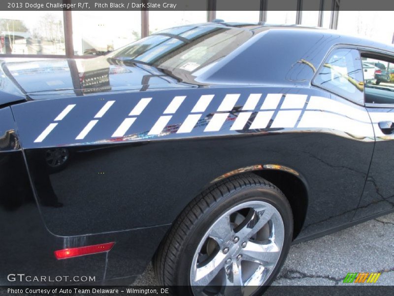Pitch Black / Dark Slate Gray 2013 Dodge Challenger R/T