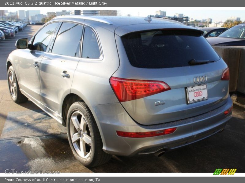 Ice Silver Metallic / Light Gray 2011 Audi Q5 3.2 quattro