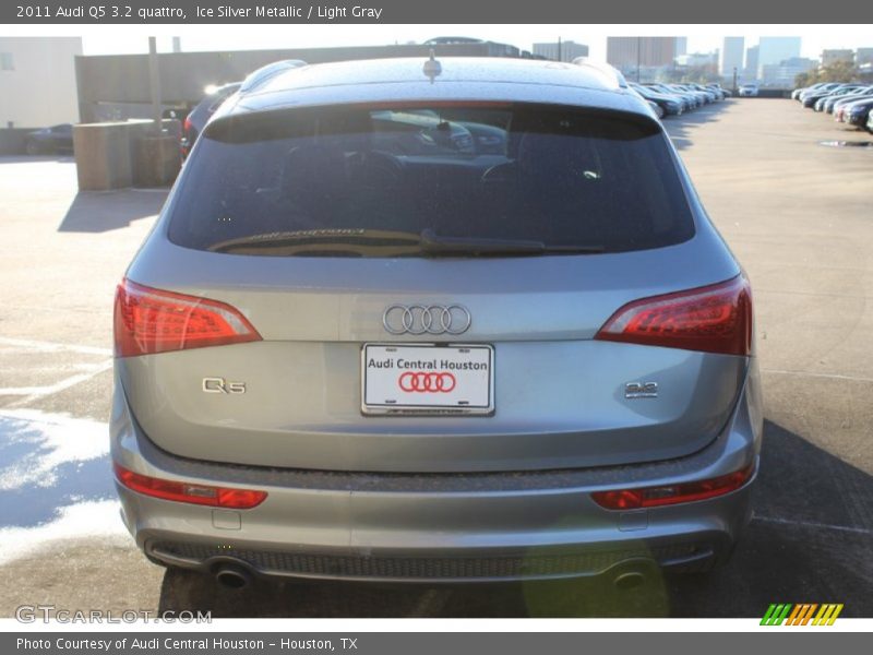 Ice Silver Metallic / Light Gray 2011 Audi Q5 3.2 quattro