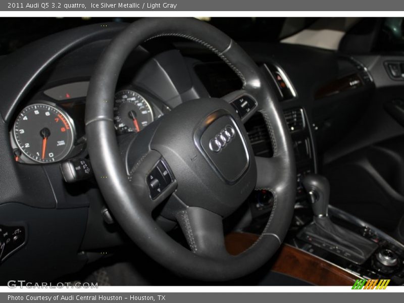 Ice Silver Metallic / Light Gray 2011 Audi Q5 3.2 quattro