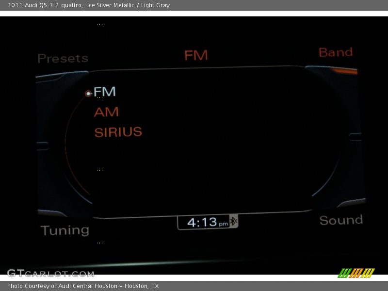 Ice Silver Metallic / Light Gray 2011 Audi Q5 3.2 quattro