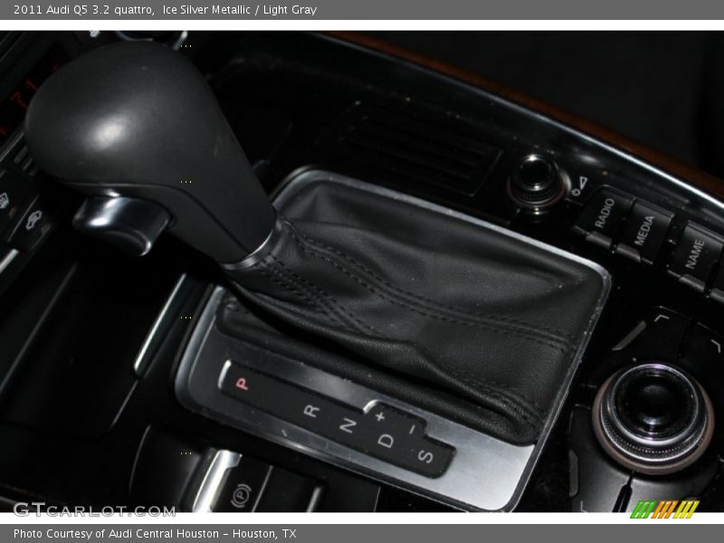 Ice Silver Metallic / Light Gray 2011 Audi Q5 3.2 quattro