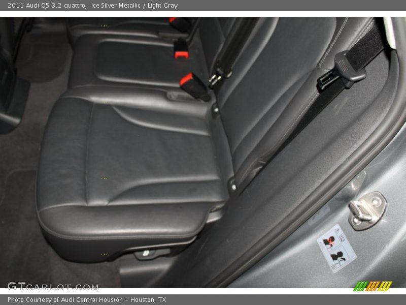 Ice Silver Metallic / Light Gray 2011 Audi Q5 3.2 quattro