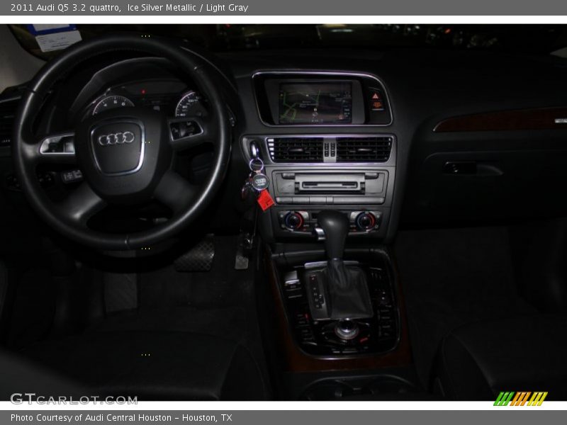 Ice Silver Metallic / Light Gray 2011 Audi Q5 3.2 quattro