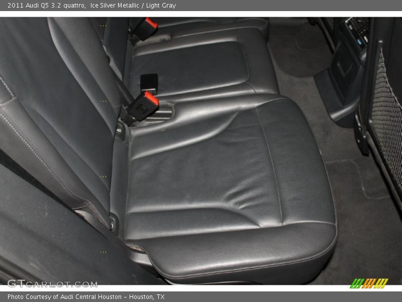 Ice Silver Metallic / Light Gray 2011 Audi Q5 3.2 quattro