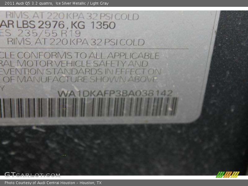 Ice Silver Metallic / Light Gray 2011 Audi Q5 3.2 quattro