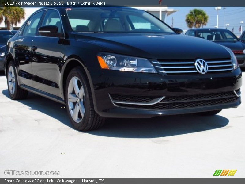 Black / Cornsilk Beige 2013 Volkswagen Passat 2.5L SE