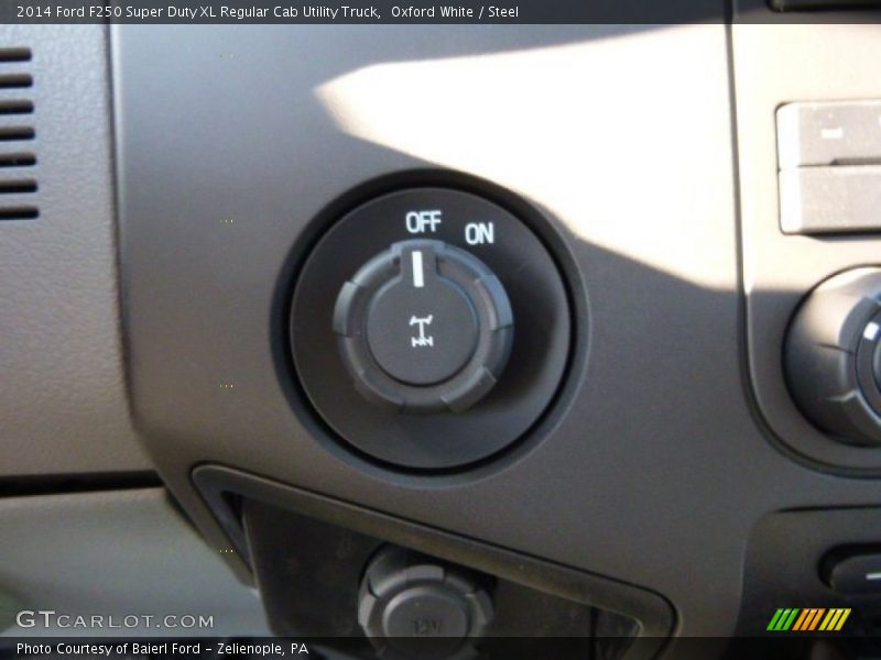 Oxford White / Steel 2014 Ford F250 Super Duty XL Regular Cab Utility Truck