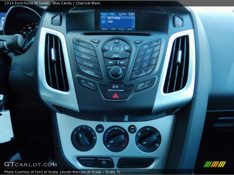 Blue Candy / Charcoal Black 2014 Ford Focus SE Sedan
