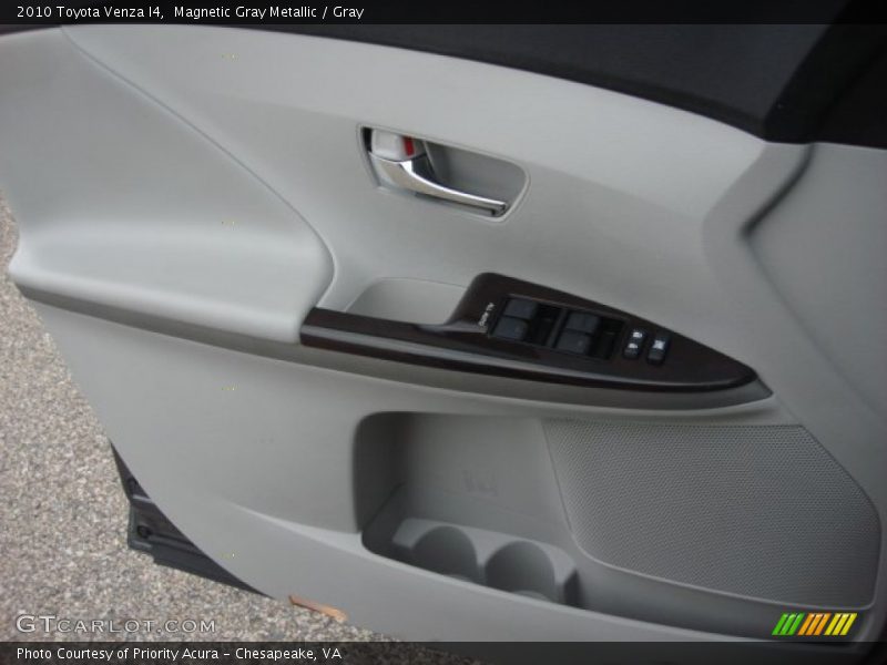 Magnetic Gray Metallic / Gray 2010 Toyota Venza I4