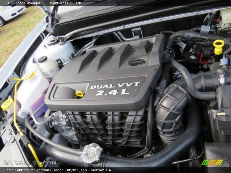 Bright White / Black 2014 Dodge Avenger SE
