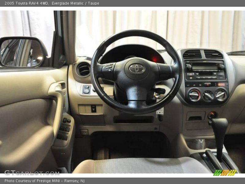 Everglade Metallic / Taupe 2005 Toyota RAV4 4WD