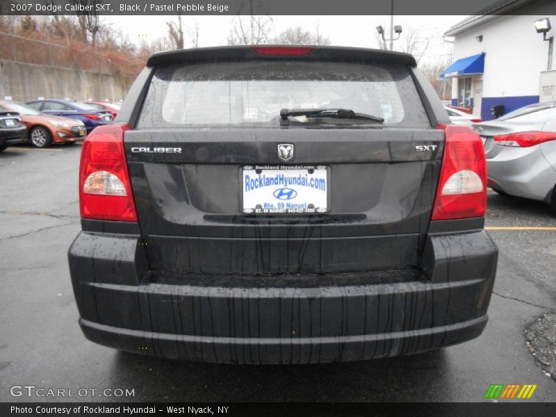 Black / Pastel Pebble Beige 2007 Dodge Caliber SXT