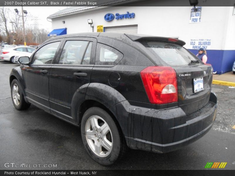 Black / Pastel Pebble Beige 2007 Dodge Caliber SXT