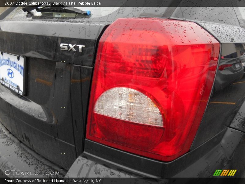 Black / Pastel Pebble Beige 2007 Dodge Caliber SXT