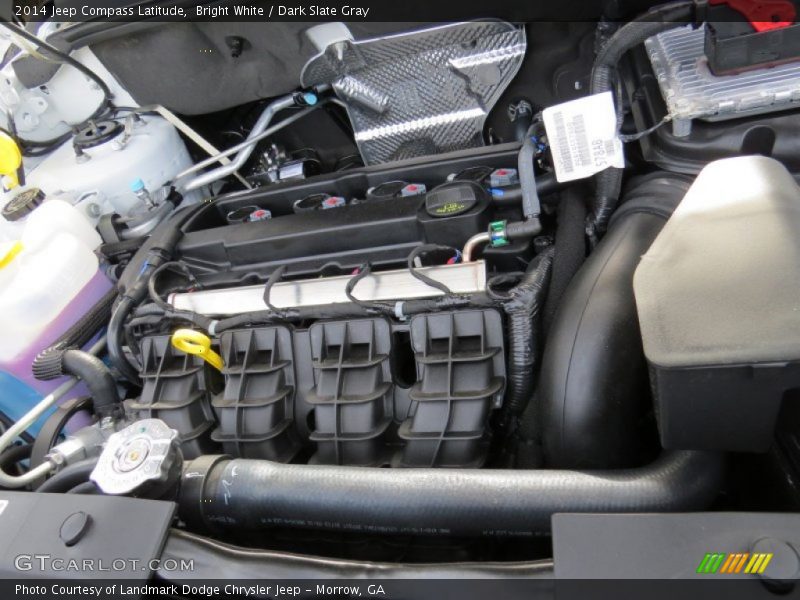 Bright White / Dark Slate Gray 2014 Jeep Compass Latitude