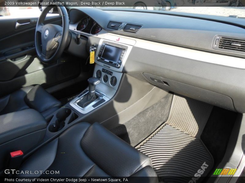 Deep Black / Deep Black 2009 Volkswagen Passat Komfort Wagon