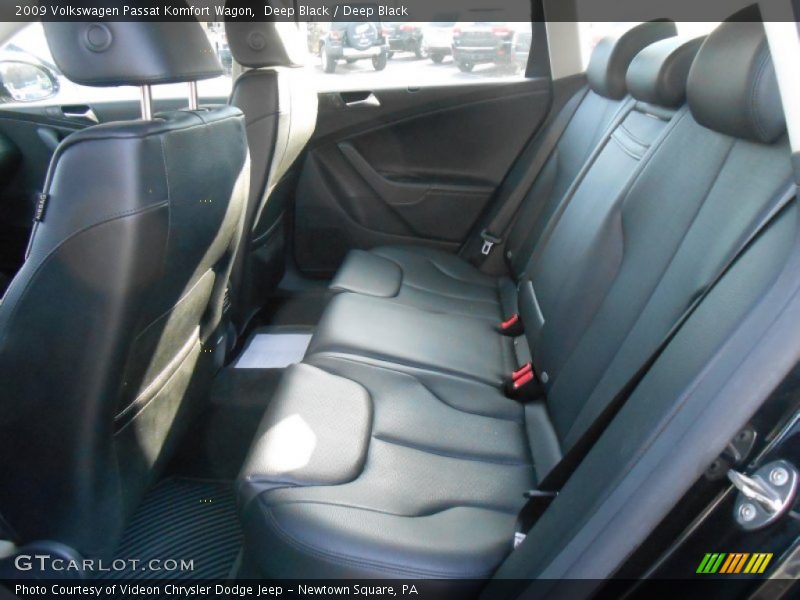 Deep Black / Deep Black 2009 Volkswagen Passat Komfort Wagon