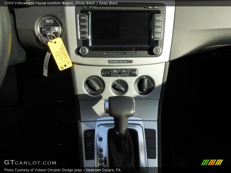 Deep Black / Deep Black 2009 Volkswagen Passat Komfort Wagon