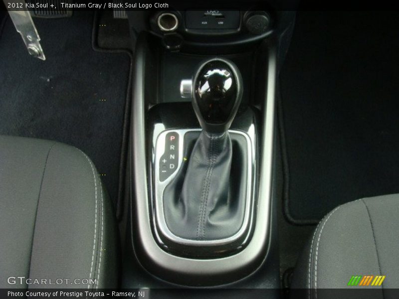 Titanium Gray / Black Soul Logo Cloth 2012 Kia Soul +