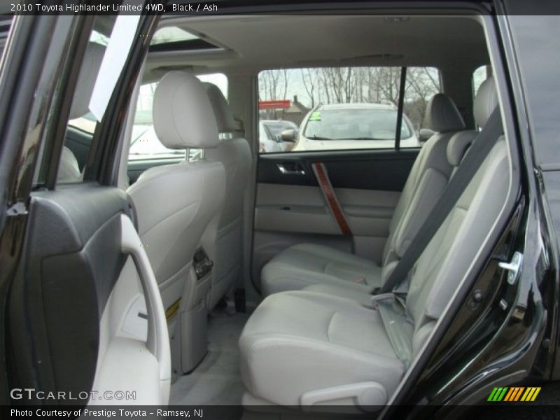 Black / Ash 2010 Toyota Highlander Limited 4WD