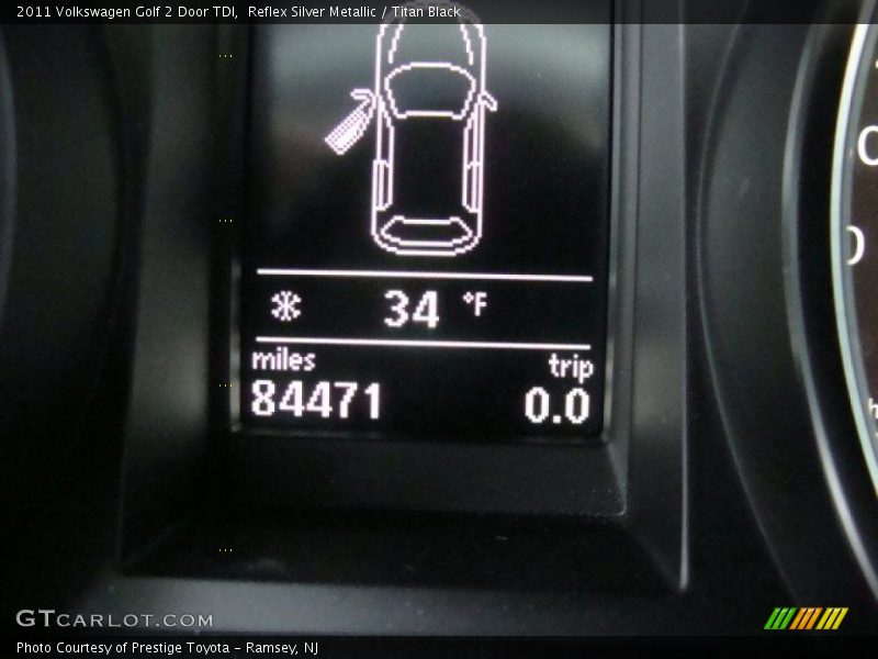 Reflex Silver Metallic / Titan Black 2011 Volkswagen Golf 2 Door TDI