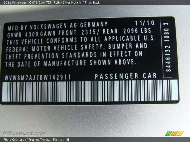 Reflex Silver Metallic / Titan Black 2011 Volkswagen Golf 2 Door TDI