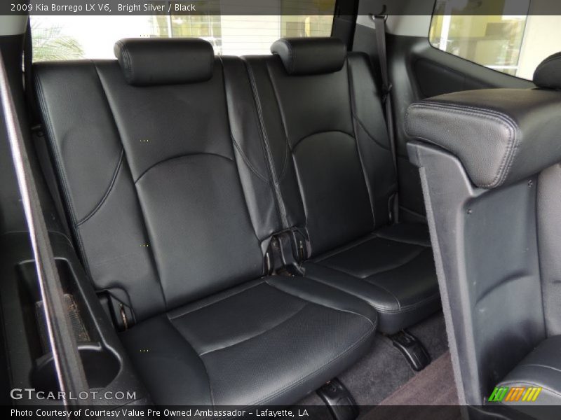 Bright Silver / Black 2009 Kia Borrego LX V6