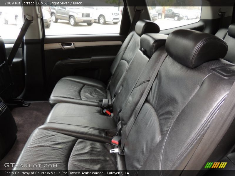 Bright Silver / Black 2009 Kia Borrego LX V6