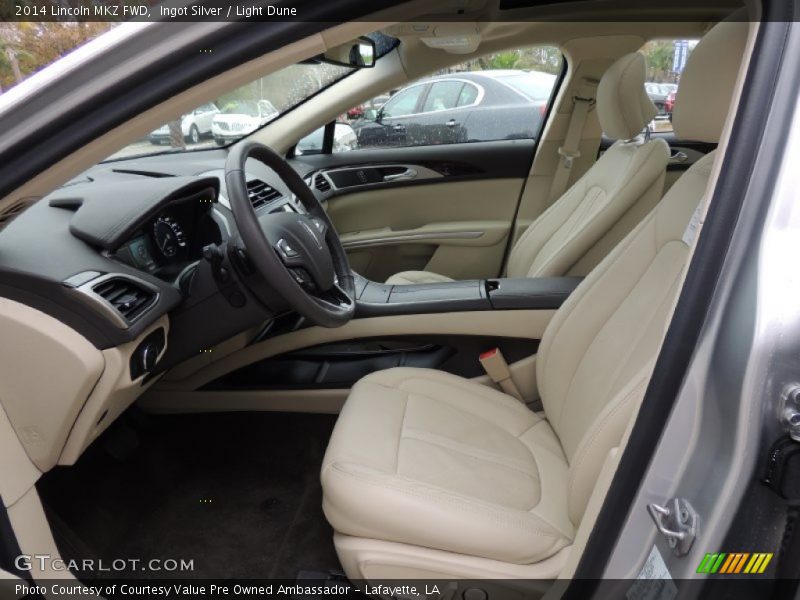 Front Seat of 2014 MKZ FWD