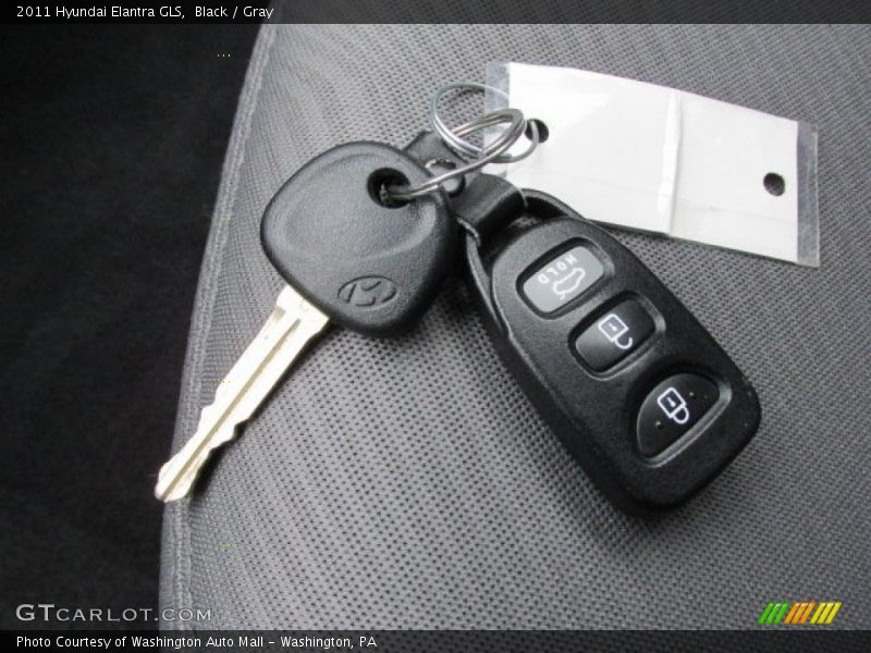 Black / Gray 2011 Hyundai Elantra GLS