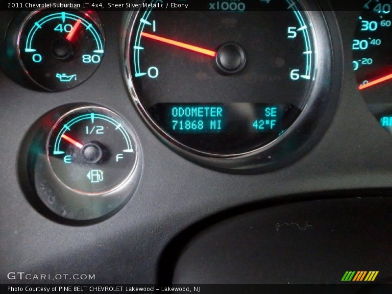 Sheer Silver Metallic / Ebony 2011 Chevrolet Suburban LT 4x4