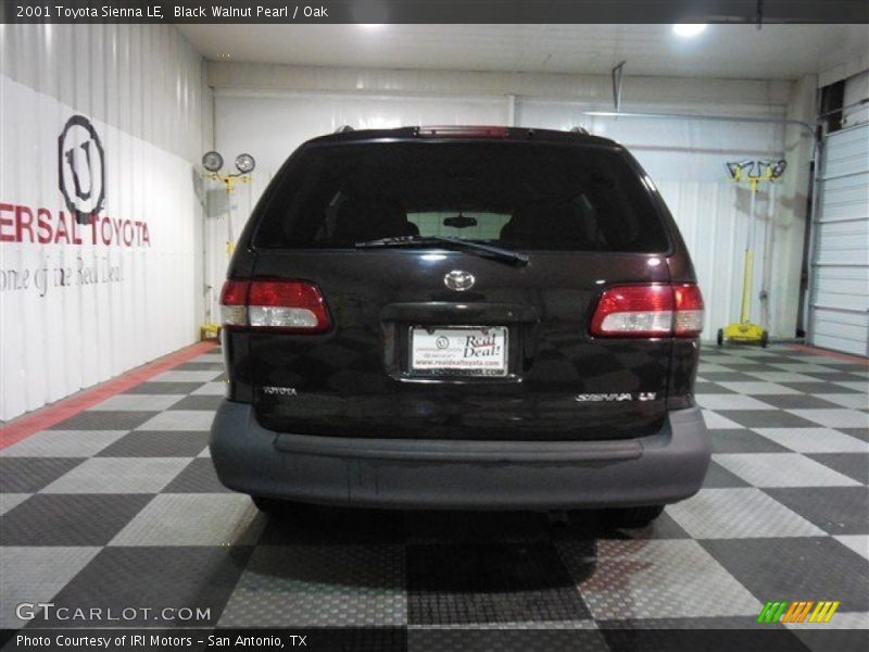 Black Walnut Pearl / Oak 2001 Toyota Sienna LE