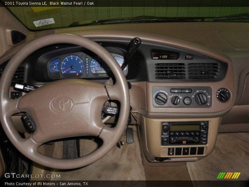 Black Walnut Pearl / Oak 2001 Toyota Sienna LE