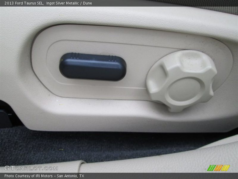 Ingot Silver Metallic / Dune 2013 Ford Taurus SEL
