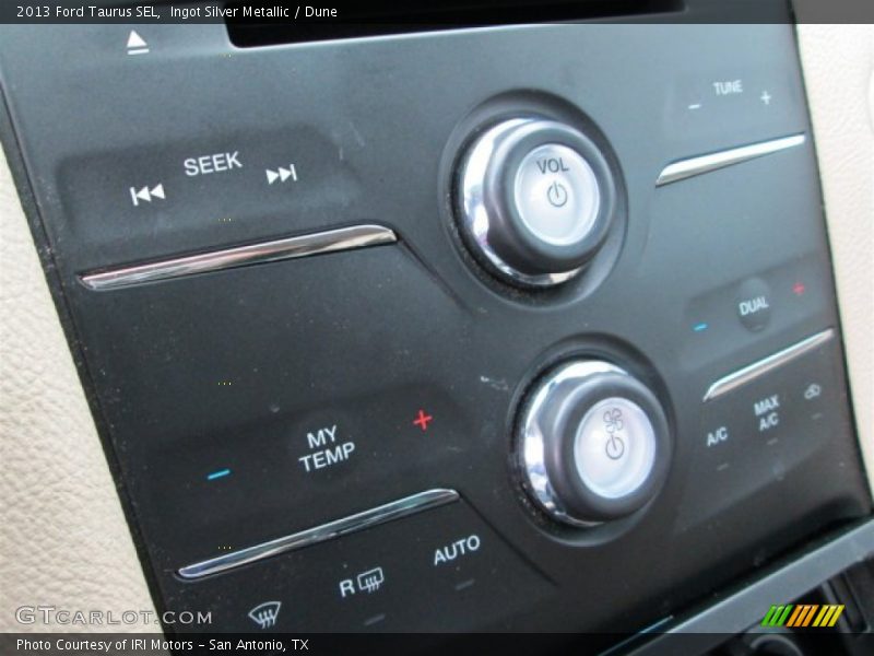Ingot Silver Metallic / Dune 2013 Ford Taurus SEL