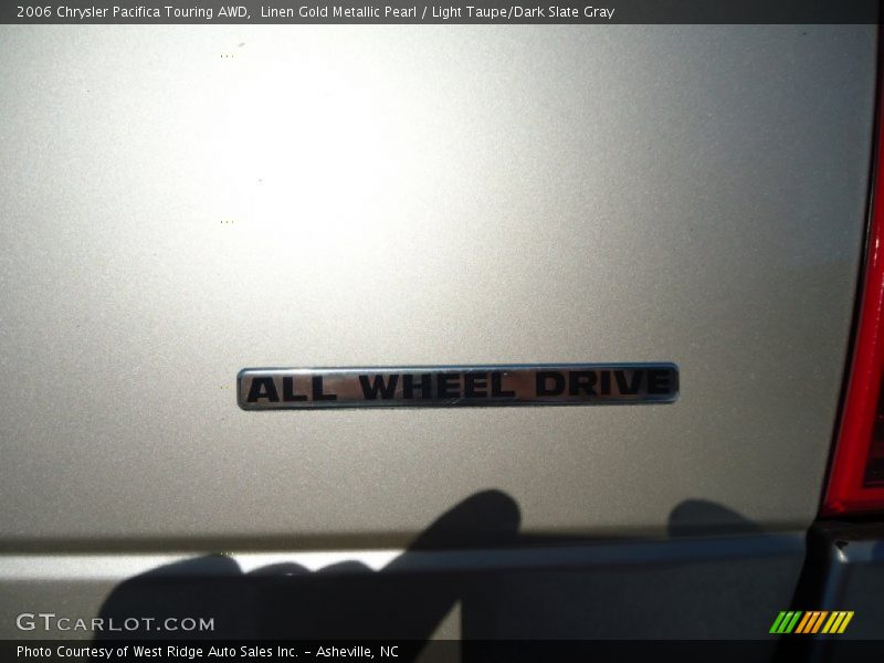 Linen Gold Metallic Pearl / Light Taupe/Dark Slate Gray 2006 Chrysler Pacifica Touring AWD