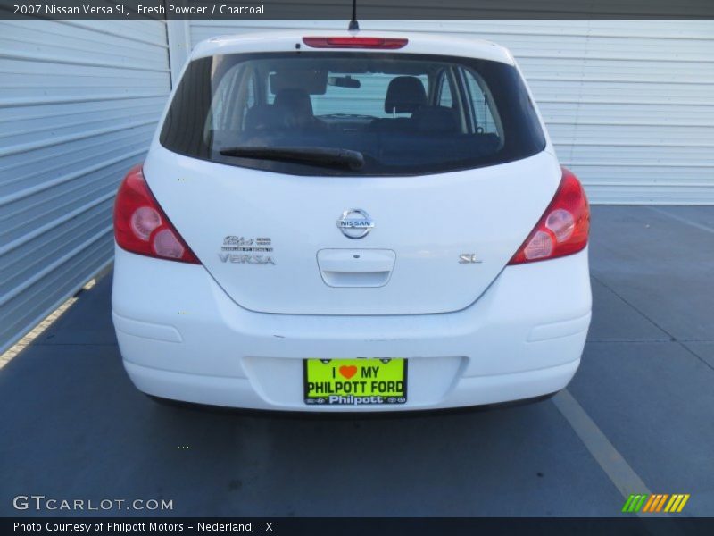 Fresh Powder / Charcoal 2007 Nissan Versa SL