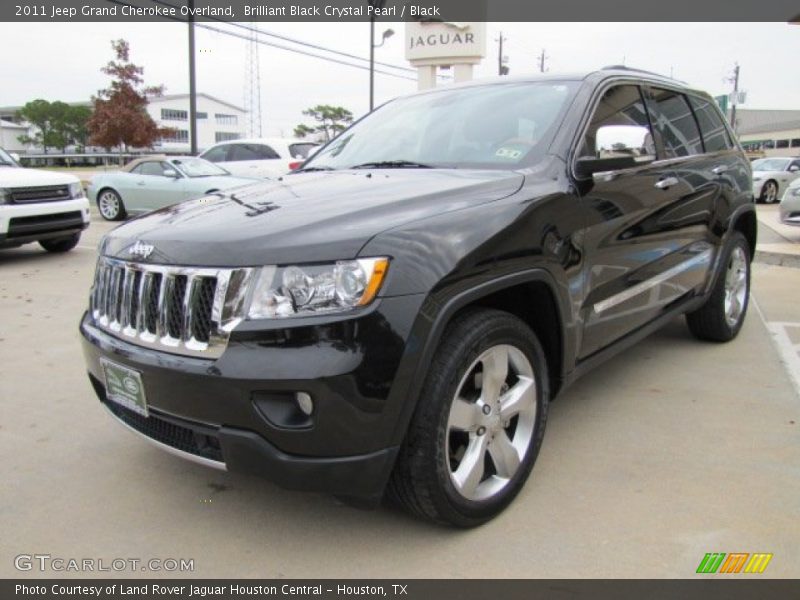 Front 3/4 View of 2011 Grand Cherokee Overland