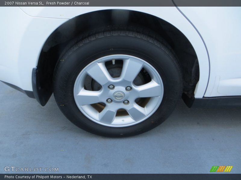 Fresh Powder / Charcoal 2007 Nissan Versa SL