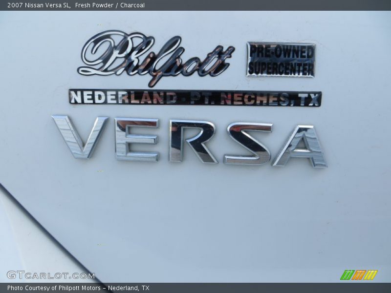 Fresh Powder / Charcoal 2007 Nissan Versa SL
