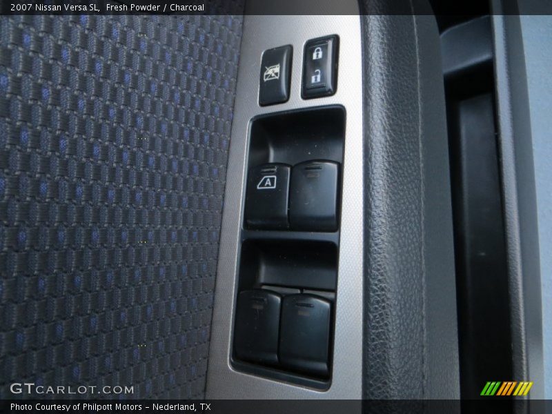Fresh Powder / Charcoal 2007 Nissan Versa SL