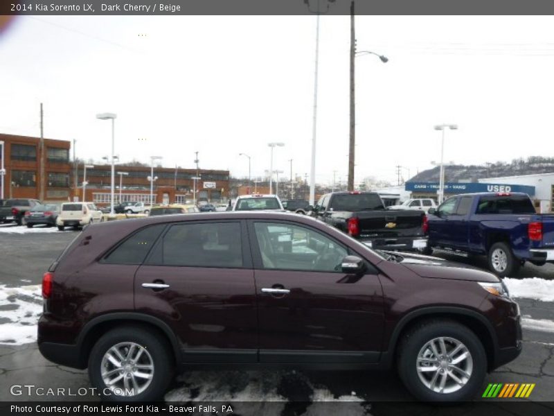 Dark Cherry / Beige 2014 Kia Sorento LX