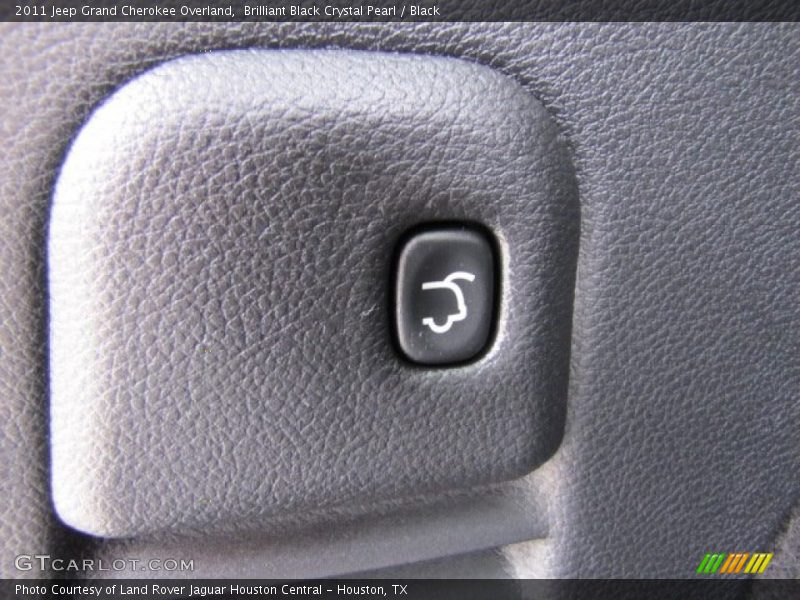 Brilliant Black Crystal Pearl / Black 2011 Jeep Grand Cherokee Overland