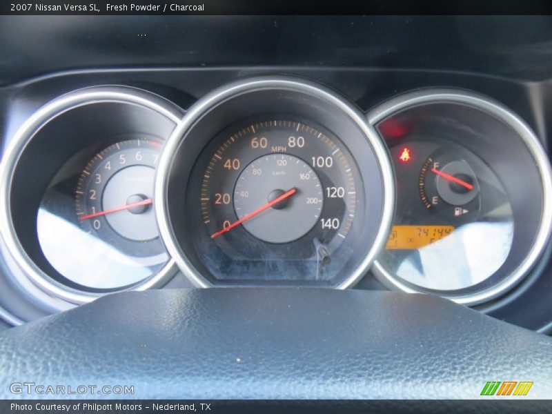 Fresh Powder / Charcoal 2007 Nissan Versa SL