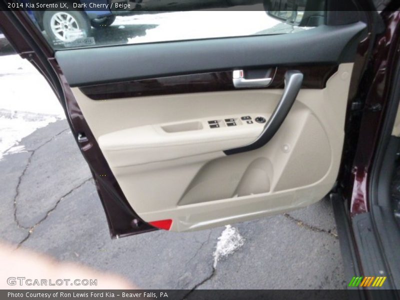 Dark Cherry / Beige 2014 Kia Sorento LX