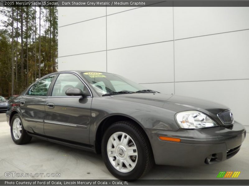 Front 3/4 View of 2005 Sable LS Sedan