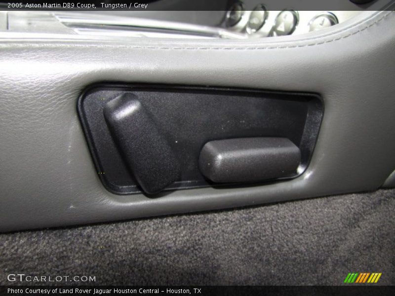 Tungsten / Grey 2005 Aston Martin DB9 Coupe