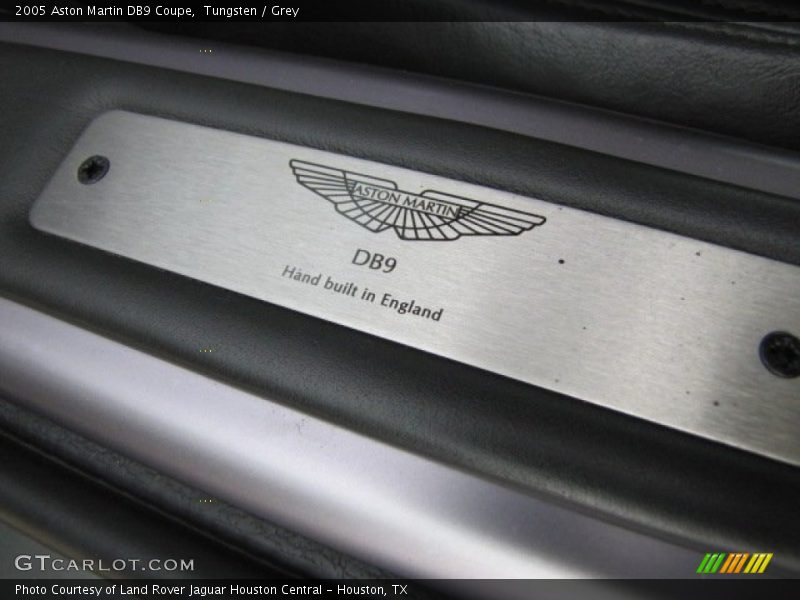  2005 DB9 Coupe Logo