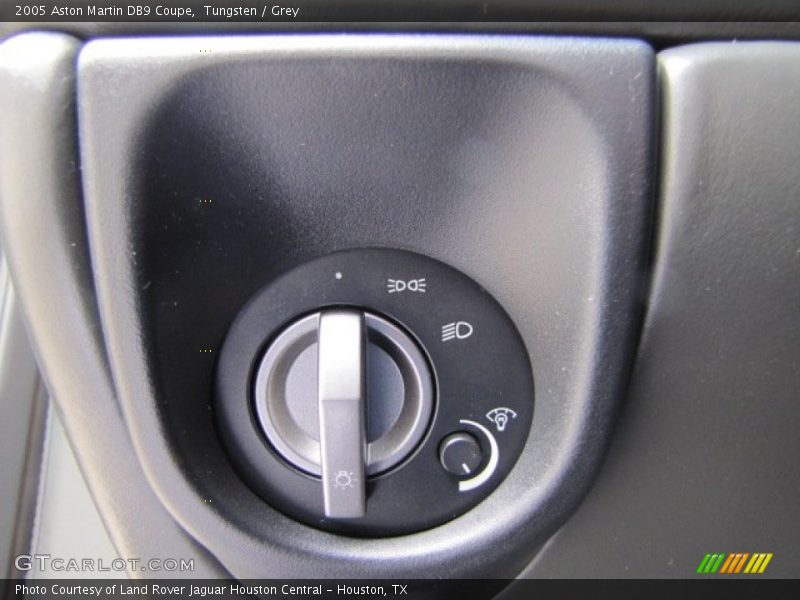 Controls of 2005 DB9 Coupe